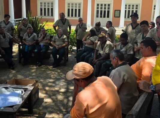 UFC reconhece atraso nos pagamentos a terceirizados e culpa MEC de Camilo Santana.