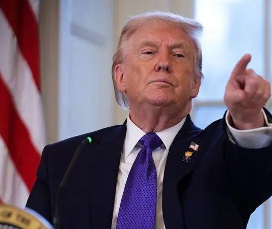 Governo Trump suspende concessão de vistos para Brasil e mais 74 países, diz emissora