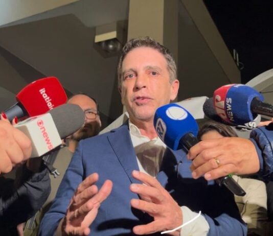 Após avaliação, médico diz que Bolsonaro está apático e demora a responder