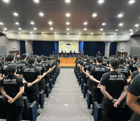 Aprovados em concursos da Segurança Pública pressionam Elmano por nomeações durante evento no CISP