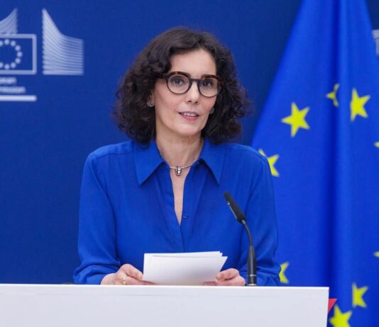 União Europeia autoriza uso de fundo social para financiar abortos