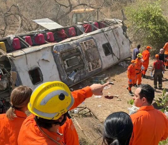 Tragédia: Ônibus que partiu de Juazeiro do Norte capota e 15 romeiros morrem em Alagoas