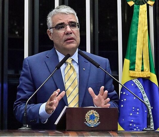 Senador Eduardo Girão critica R$ 90 milhões em publicidade do Senado e recorre ao TCU