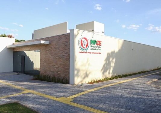 Quem comanda? Ministério Público aciona PM para proteger família expulsa de casa em Juazeiro