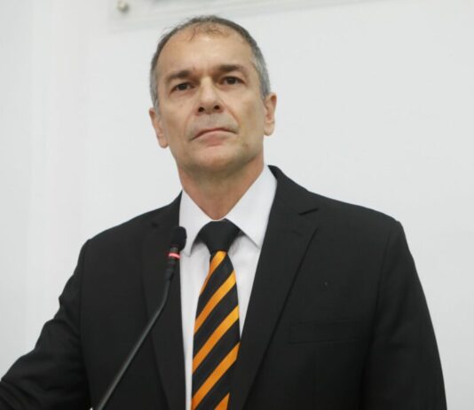 Ver. Marcelo Mendes apresenta proposta que inclui educação financeira nas escolas de Fortaleza.