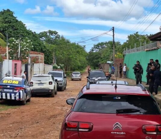 Quatro crianças e quatro adolescentes são encontrados em sítio na Pacatuba em investigação sobre sequestro de menores.