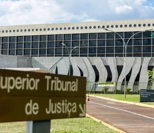 STJ ignora a própria jurisprudência para absolver acusados de estupro de menores de 14 anos.