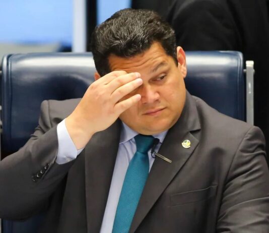 Senado ignora CPMI e dados do WhatsApp de Vorcaro ficam com Alcolumbre