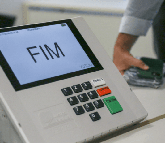 Efeito da censura: desconfiança em urnas eletrônicas dispara após cerco judicial a críticos
