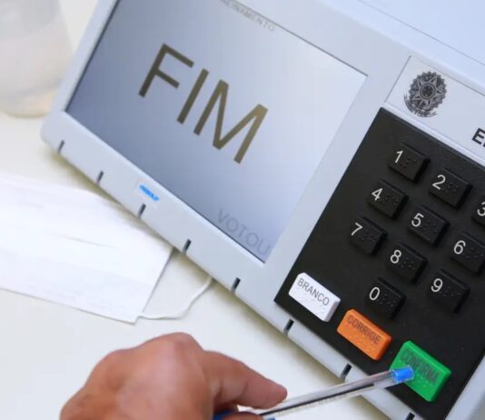43% dos brasileiros desconfiam das urnas eletrônicas, diz pesquisa