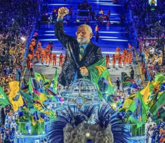 Desfile em homenagem a Lula é propaganda antecipada para 62% dos brasileiros.