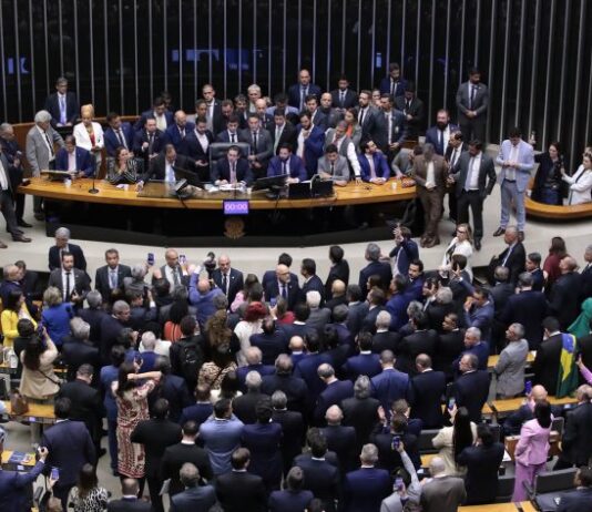 Câmara articula aumentar verba de gabinete em cerca de 20% após gratificação a servidores