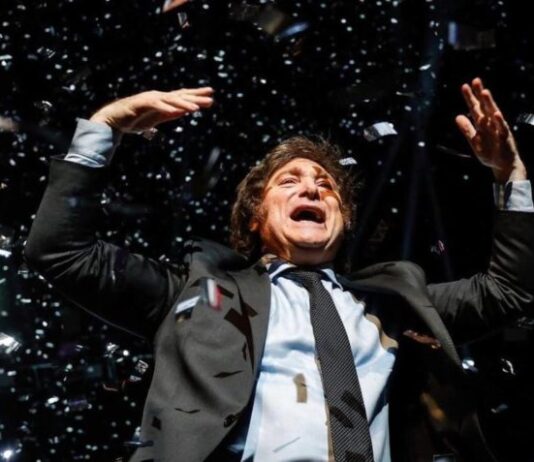 Argentinos ampliam em 55% as compras no exterior com abertura comercial de Milei