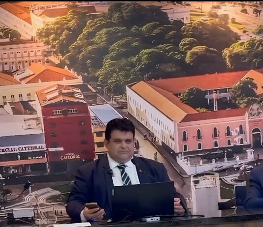 Frente Parlamentar Católica presidida pelo ver. Jorge Pinheiro lança nota de repúdio contra Acadêmicos de Niterói.