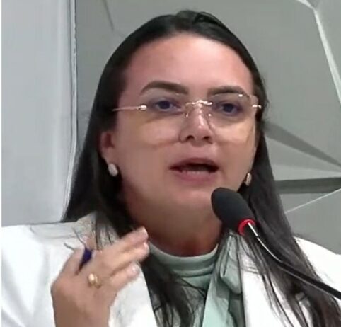 Prefeita de Groaíras, no interior do Ceará, diz ser contra realizar concurso público porque aprovados são “gente de fora”.