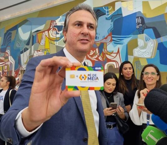 TCU aponta falhas no Pé-de-Meia e manda bloquear pagamentos