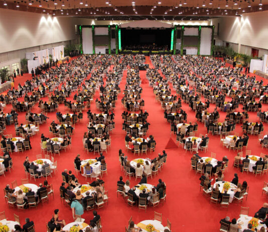 STJ decide que Cid Gomes não deve ressarcir o Estado por show do Plácido Domingo na inauguração do Centro de Eventos