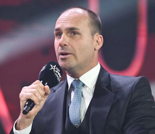 Vamos ter maioria no Senado e ‘impichar’ Alexandre de Moraes, diz Eduardo Bolsonaro nos EUA