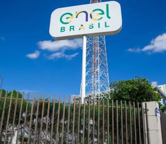 Aneel dá sinal verde para antecipar concessão da Enel Ceará por mais 30 anos