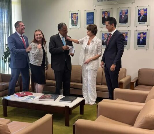 Em meio à disputa pelo União Brasil, Fernanda Pessoa deixa a legenda e vai para o PSD