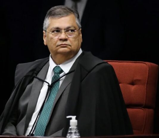 Dino acaba com aposentadoria compulsória como maior punição a juízes