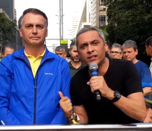 Gayer reúne 175 assinaturas em pedido de prisão domiciliar a Bolsonaro