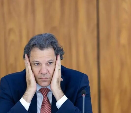 De saída do Ministério da Economia, Haddad deixa legado de mais impostos, mais gastos e dívida explosiva