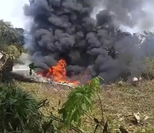 Avião militar da Colômbia com mais de 120 a bordo cai na fronteira com Peru