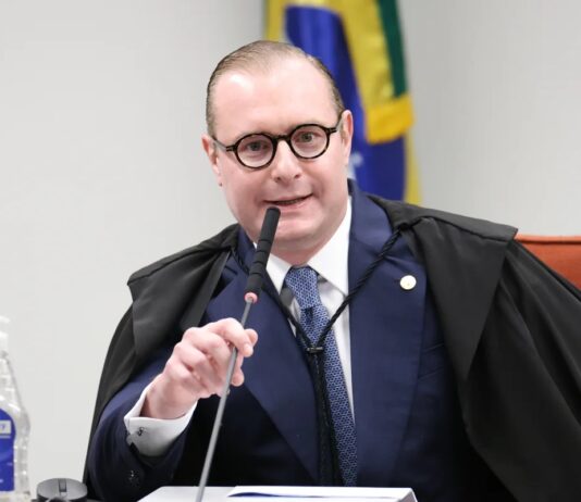 Zanin nega pedido para obrigar Câmara a instalar CPI do Banco Master