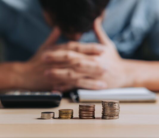 Inadimplência alcança mais de 81 milhões de brasileiros e sobe 38% em 10 anos, diz Serasa