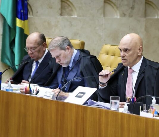 Metade dos brasileiros considera STF “totalmente envolvido” no caso Master