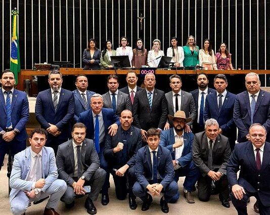 Deputados de direita prometem reação contra PL que equipara misoginia e racismo