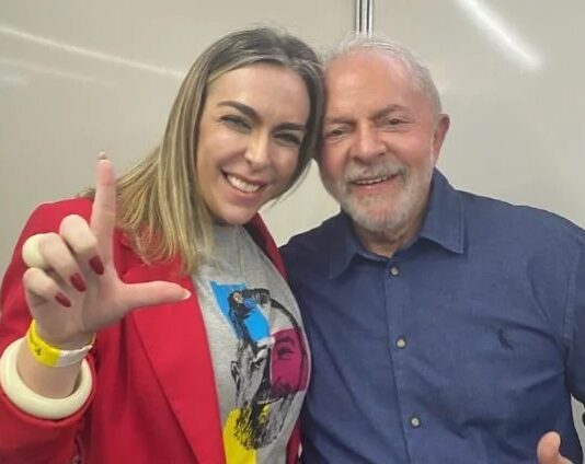 Amiga de Lulinha gasta R$ 474,5 mil em joias, e PF suspeita de lavagem de dinheiro.