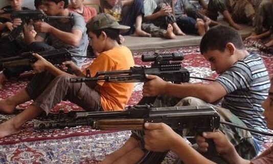 Irã recruta crianças a partir de 12 anos para atuar na guerra