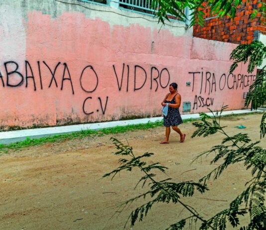Jornal aponta que Elmano não apresentou nova política para segurança pública diante do avanço do crime organizado