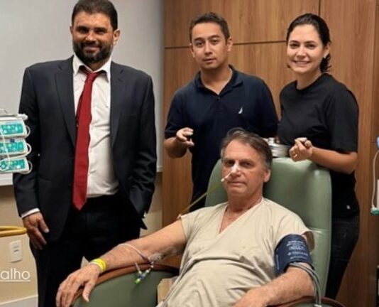 Moraes dificulta vida de Bolsonaro e cobra formação de irmão de Michelle para cuidar dele
