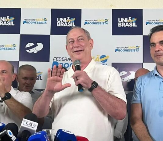 Roberto Claudio afirma que pré-candidatura de Ciro Gomes a governador deve ser lançada em maio.