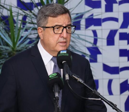 Deputado Danilo Forte oficializa candidatura ao TCU.