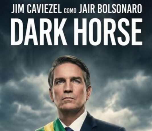 Ator Jim Caviezel divulga primeiro pôster de filme sobre Bolsonaro e anuncia data da estreia.
