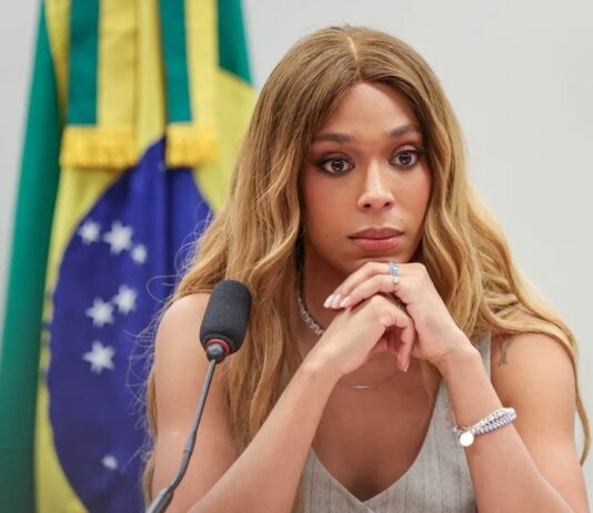 A pedido de Erika Hilton, AGU pede censura no X sobre PL da misoginia