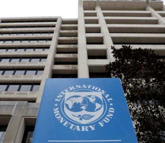 FMI projeta dívida do Brasil em 100% do PIB em 2027