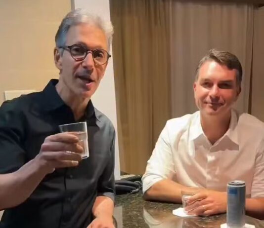 Flávio Bolsonaro se solidariza com Zema após ação de Gilmar Mendes.