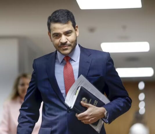 Indicado ao STF, Jorge Messias será sabatinado em 29 de abril.