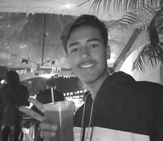 Jovem é morto com 30 tiros na frente da namorada em Campos Sales, no Ceará