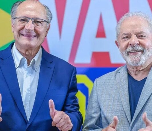 Vice-presidente Alckmin defende taxa das blusinhas criada por Lula.