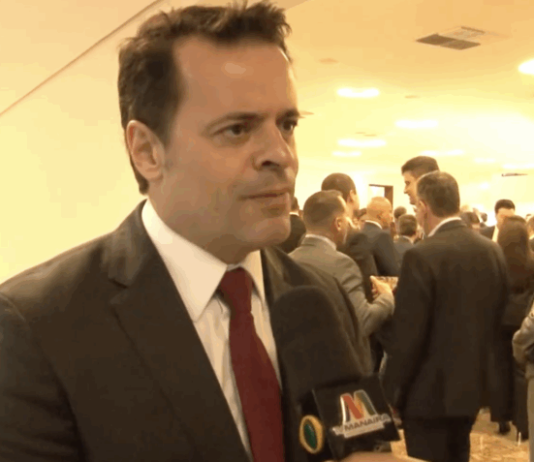 EUA expulsam delegado da PF por manipular sistema de imigração.