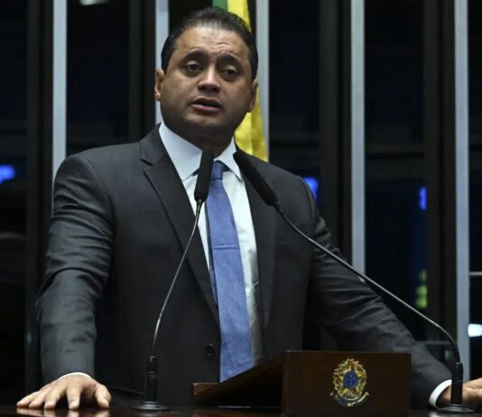 CCJ mantém senador investigado pela PF por escândalo do INSS como relator da indicação de Messias