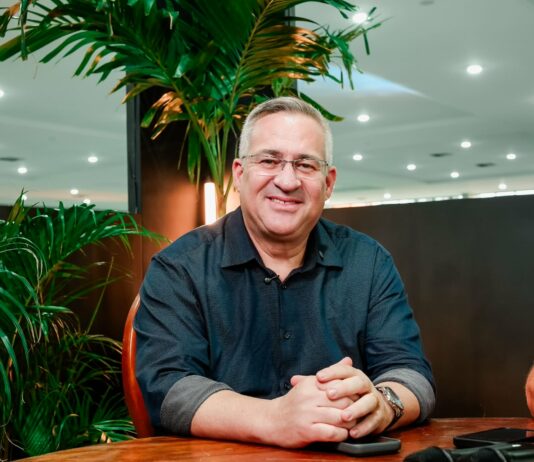 Stênio Muniz, CEO da 2SMKT, leva palestra sobre eleições para o Compol Minas Gerais 2026