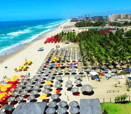 Acordo põe fim à disputa de 21 anos e garante permanência das barracas na Praia do Futuro