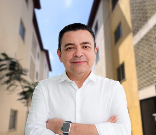 Mais de duas mil famílias foram beneficiadas por programas habitacionais coordenados por Carlos Kleber no Ceará